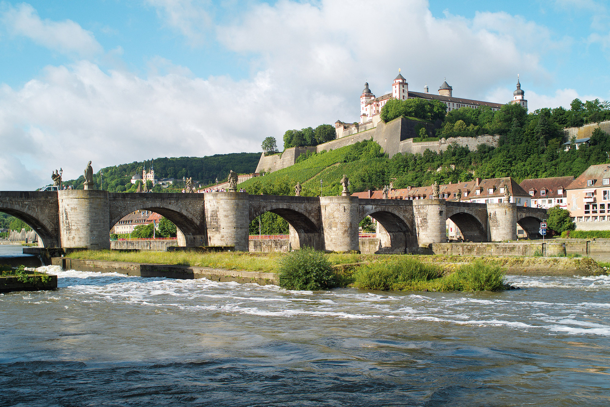 Alte_Mainbruecke_mit_Festung_Marienberg