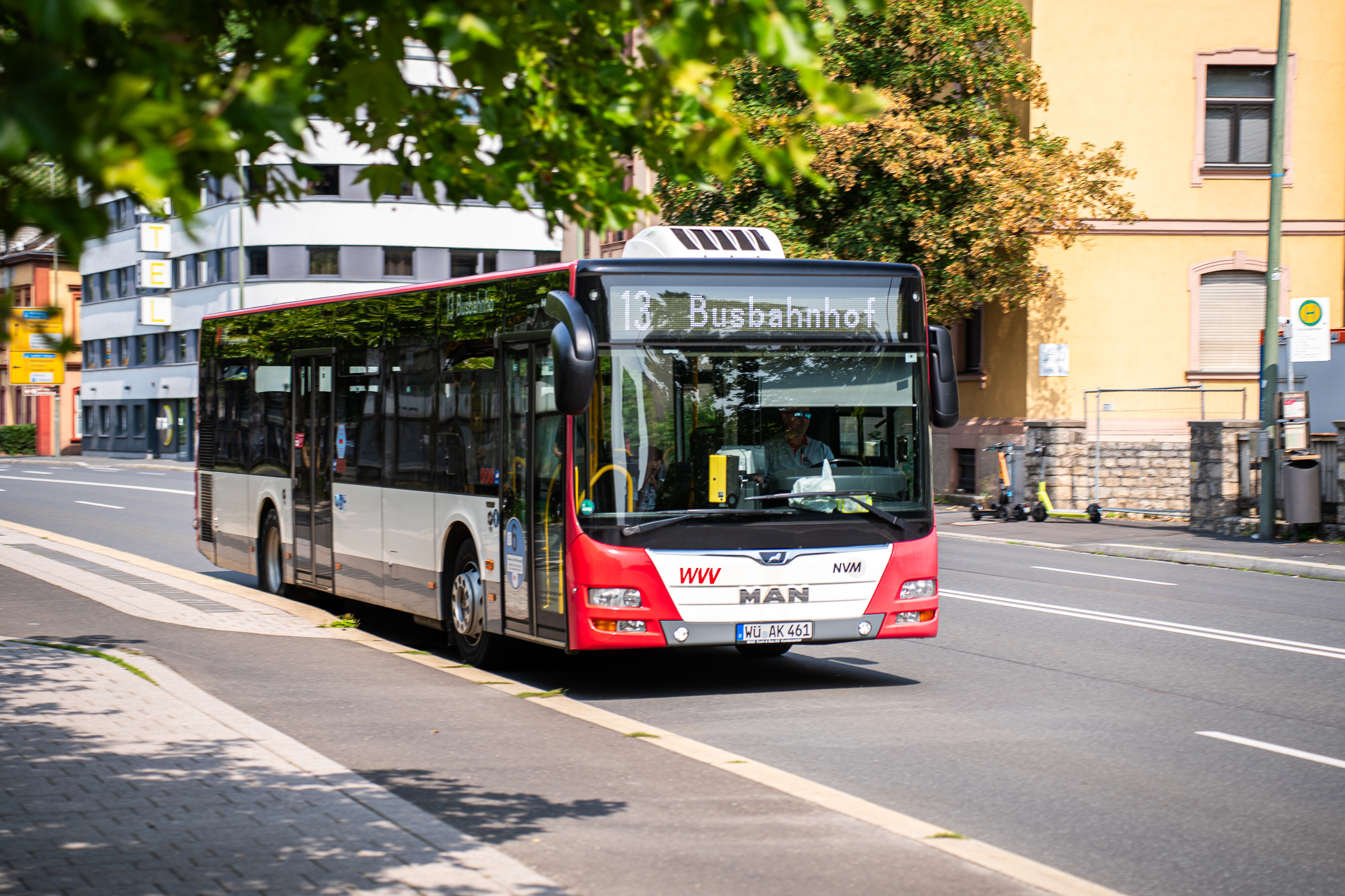 Bus_auf_der_Linie_13