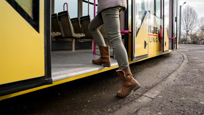 Mit den Öffis hin & zurück