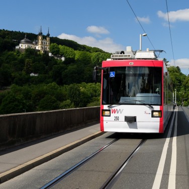 Würzburg_Straba_Löwenbrücke_Käppele