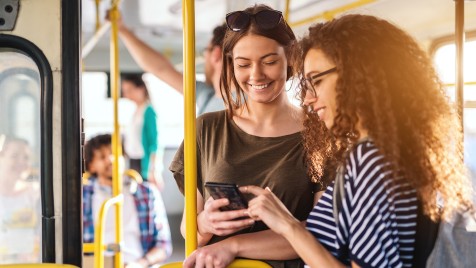 Studentin_Bus_Deutschlandticket