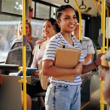 Studentin im Bus