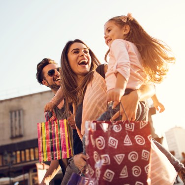 Familie beim Shopping