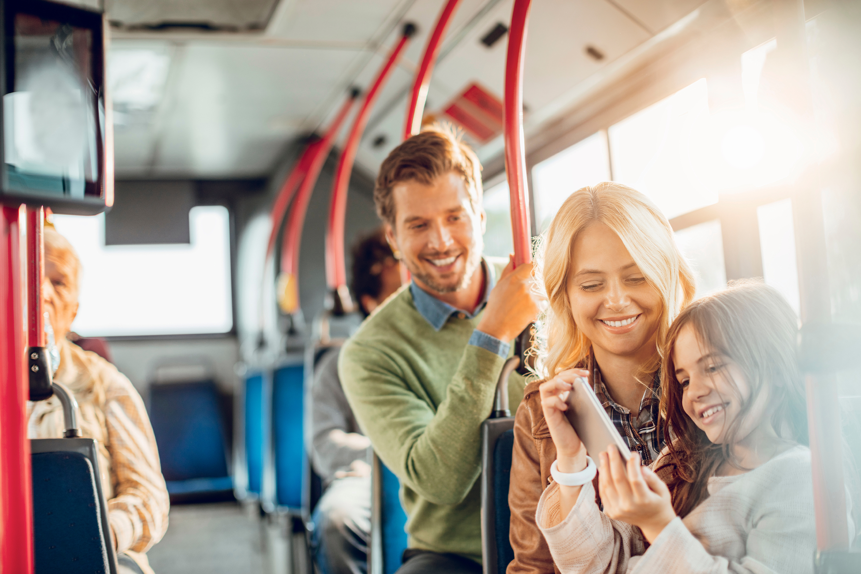 Familie_im_Fahrzeug