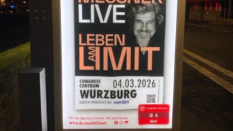 Werbung auf Straßenbahn